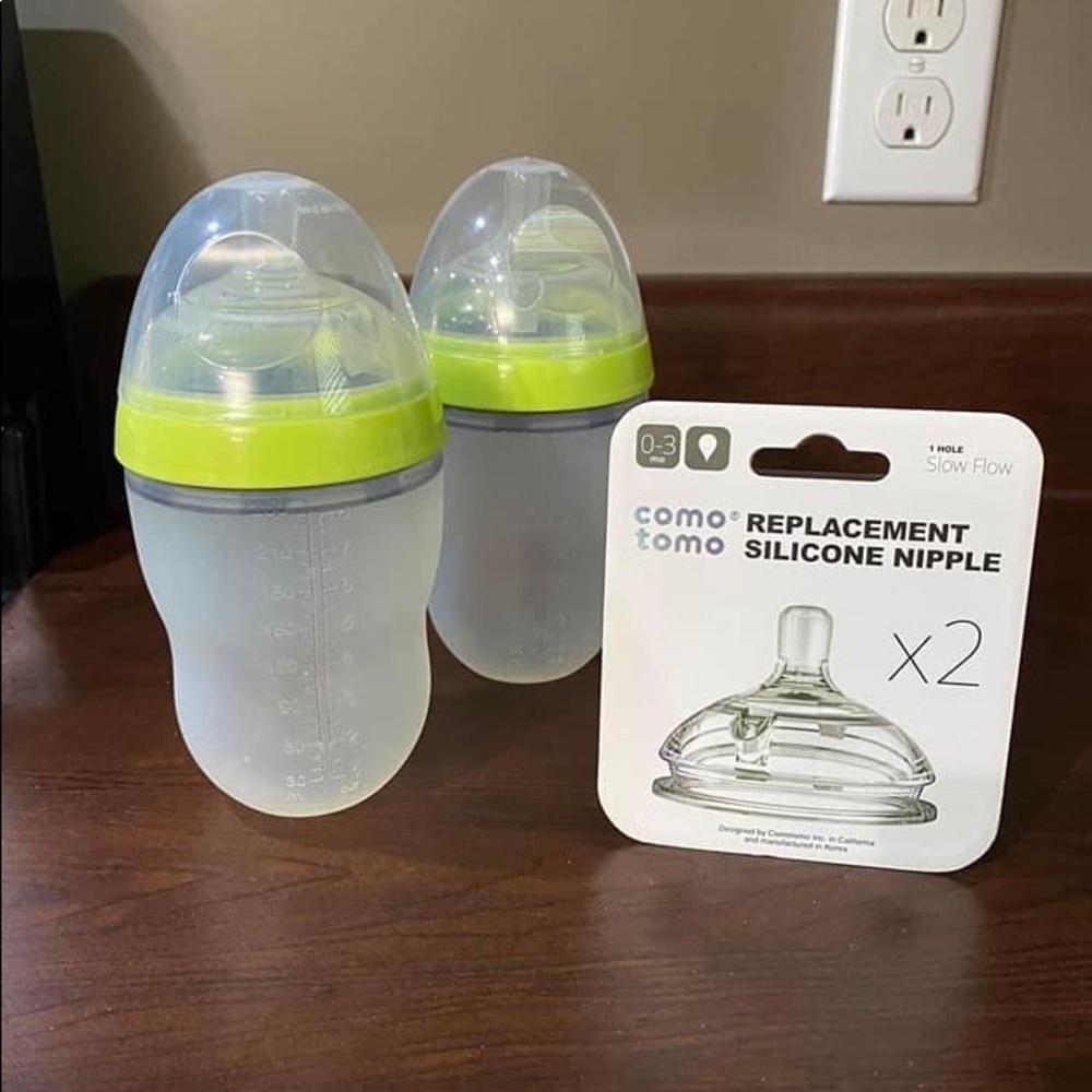 Comotomo bottles and nipples